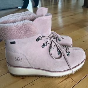 Ugg boots, light pink/ mauve, size 8 1/2, like new